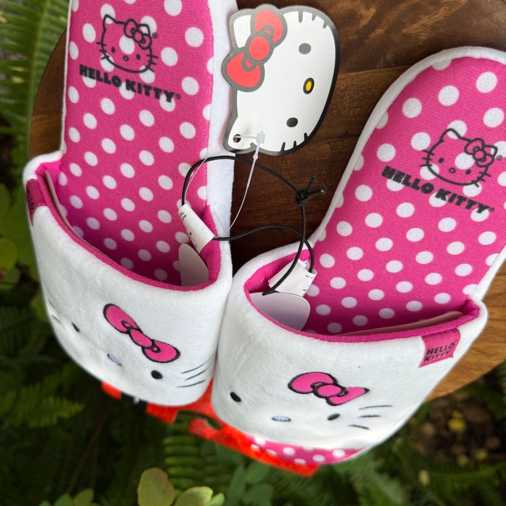 NEW Sanrio Hello Kitty Slides slippers L - 8/9 - Picture 4 of 7